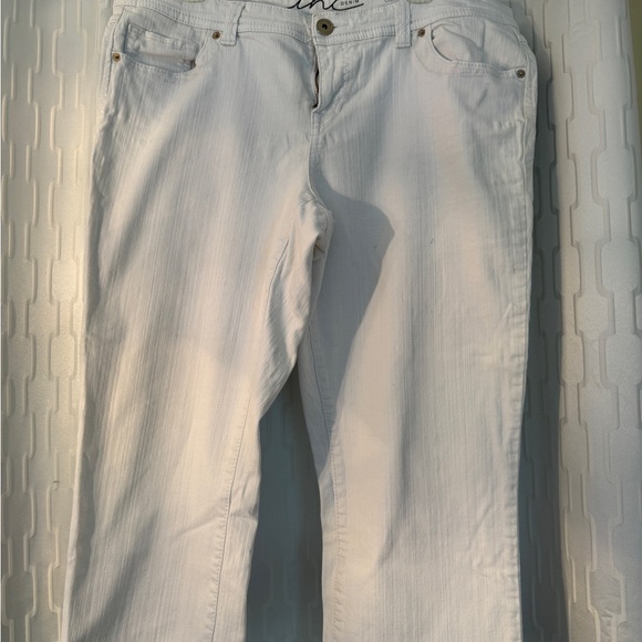 Women's INC Embroidered White Cropped Jeans- Size 16 - Picture 10 of 11